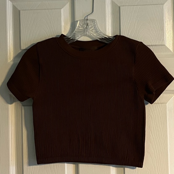 Forever 21 Crew Neck Crop Top - Picture 1 of 5